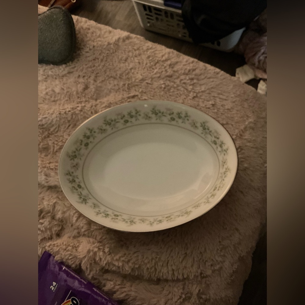 Noritake Savannah 91/2” Oval Serving Bowl with Platinum Rim